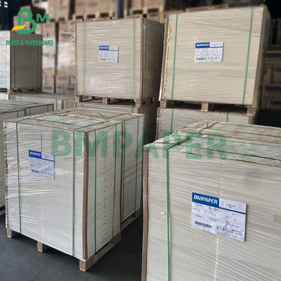 έγγραφο 150gsm 157gsm Chromocoat στη δεσμίδα φύλλων που συσκευάζει 640 X 900mm 700 X 1000mm