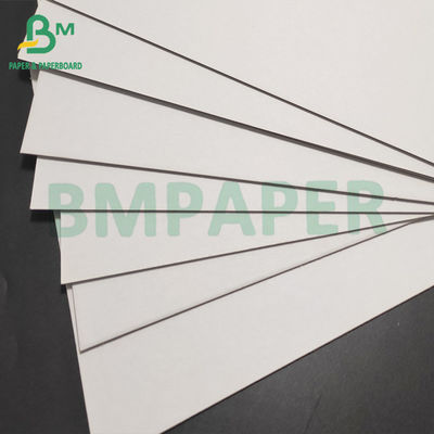 το διπλάσιο Gris χαρτοκιβωτίων 1mm 1.2mm έντυσε τη τοπ άσπρη πλευρά για τα χαρτοκιβώτια