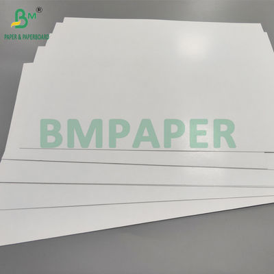 310gm Επικαλυμμένο μαύρο πυρήνα για χαρτιά 70 x 100cm Καλή δυσκαμψία