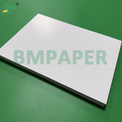 68lb 80lb C/1S Πρωταθλήτρια μονόπλευρα επικαλυμμένα χαρτιά 25 ίντσες X 38 ίντσες λευκά κενά φύλλα